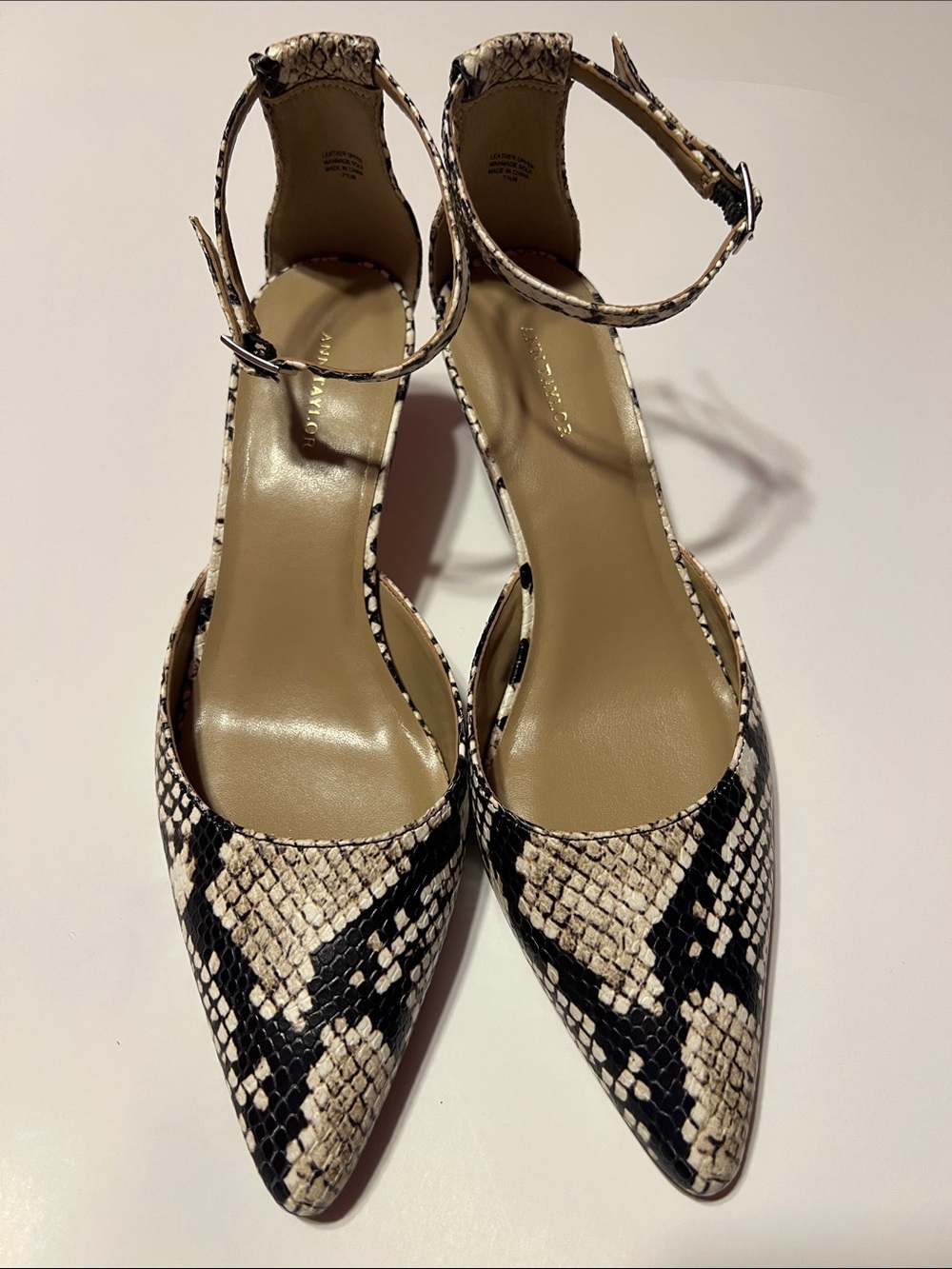 Ann Taylor Pointed Toe Ankle Strap Pumps in Black & Cream Snake Print Size 7.5